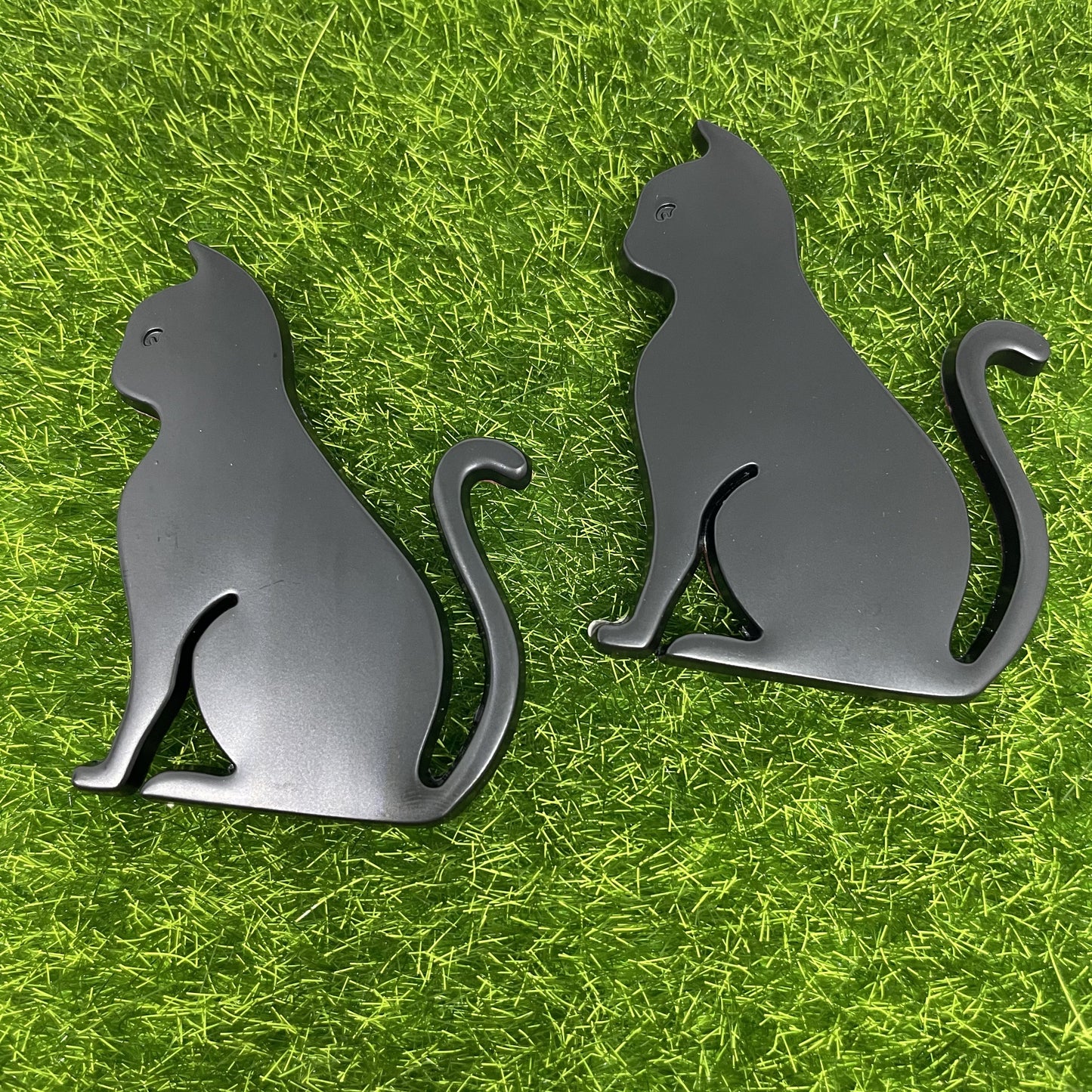 2pcs Cat Metallic Emblem For Car Lovers